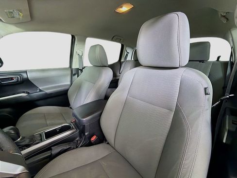Used 2017 Toyota Tacoma SR5 image 13