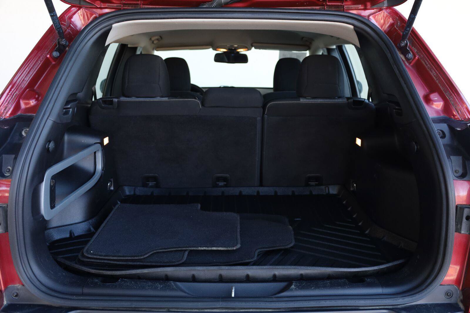 Used 2014 Jeep Cherokee Sport FWD image 13
