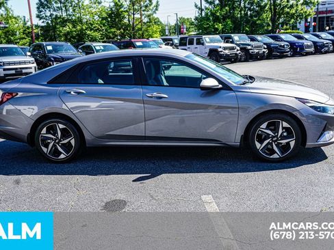 Used 2023 Hyundai Elantra SEL w/ Convenience Package FWD image 9