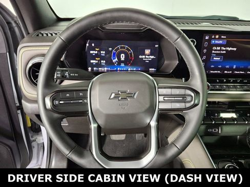 Used 2024 Chevrolet Colorado ZR2 w/ Technology Package image 12