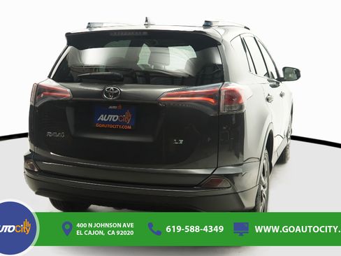 Used 2016 Toyota RAV4 LE FWD image 10
