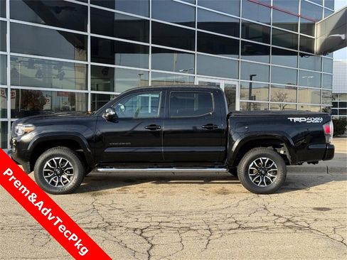 Used 2022 Toyota Tacoma TRD Sport image 7