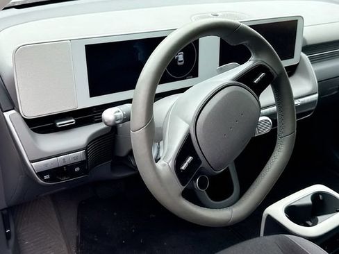 Certified 2024 Hyundai Ioniq 5 SEL RWD image 5