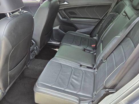 Certified 2022 Volkswagen Tiguan SEL R-Line AWD/4WD image 12