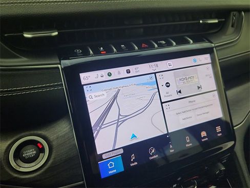 Used 2023 Jeep Grand Cherokee Limited w/ Black Appearance Package image 21