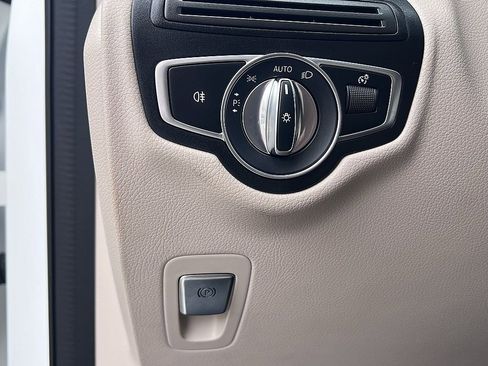 Used 2020 Mercedes-Benz GLC 300 4MATIC image 22