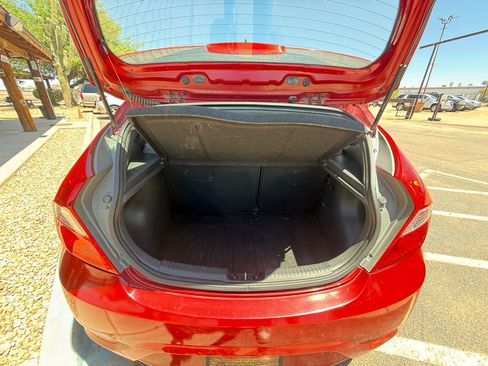 Used 2013 Hyundai Accent SE FWD image 17