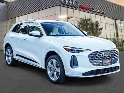 New 2025 Audi Q5 Prestige image 5