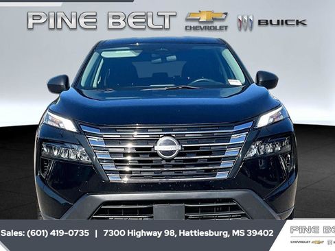Used 2024 Nissan Rogue S AWD/4WD image 3
