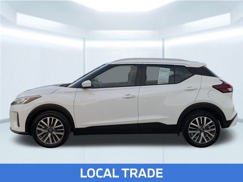 Used 2023 Nissan Kicks SV image 2