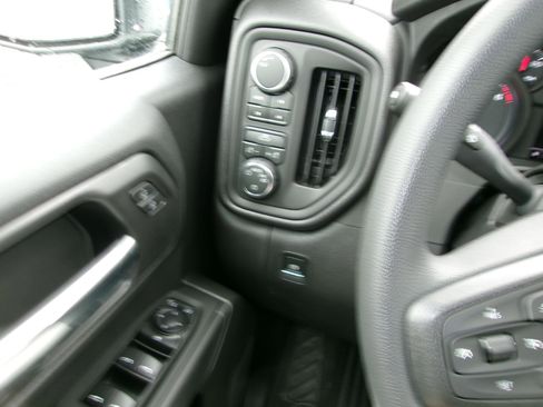 New 2026 Chevrolet Silverado 1500 Custom Trail Boss w/ Dark Appearance Package image 22