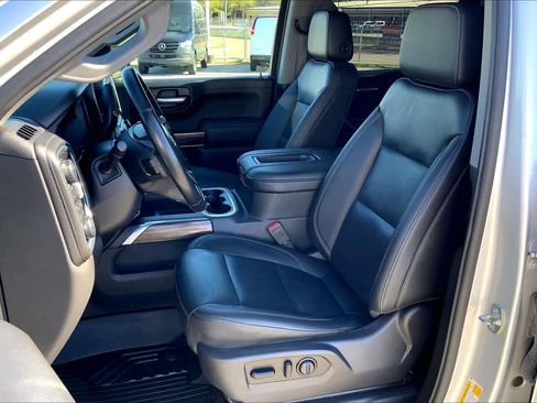 Used 2021 Chevrolet Silverado 1500 LT Trail Boss w/ Convenience Package II image 16