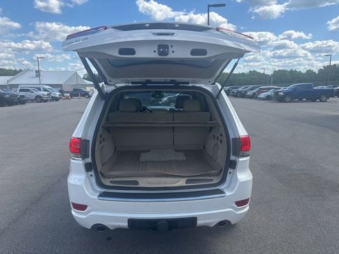 Used 2017 Jeep Grand Cherokee Overland AWD/4WD image 9