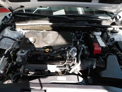 Used 2024 Toyota Camry SE image 30