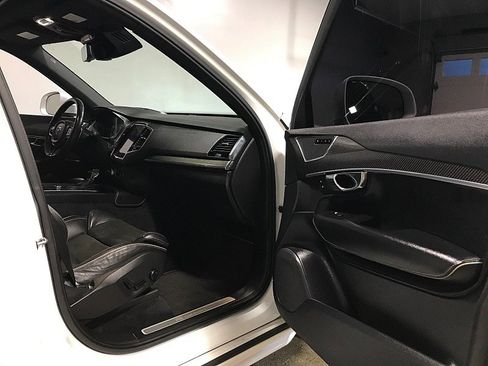 Used 2016 Volvo XC90 T6 R-Design w/ Vision Package image 12