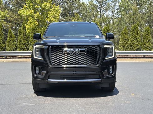 Used 2023 GMC Yukon Denali Ultimate AWD/4WD image 13