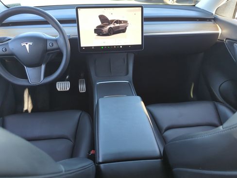 Used 2022 Tesla Model Y Performance image 17