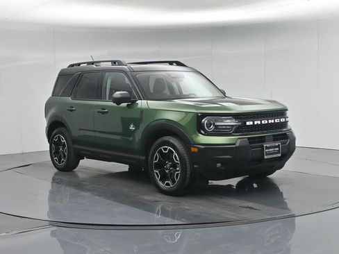 Used 2025 Ford Bronco Sport Outer Banks w/ Outer Banks Tech Package+ AWD/4WD image 60