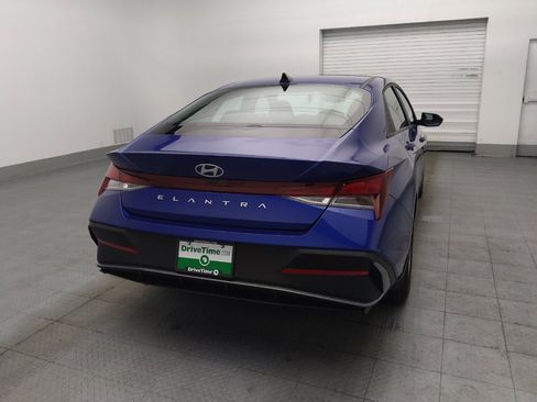 Used 2024 Hyundai Elantra SE FWD image 7