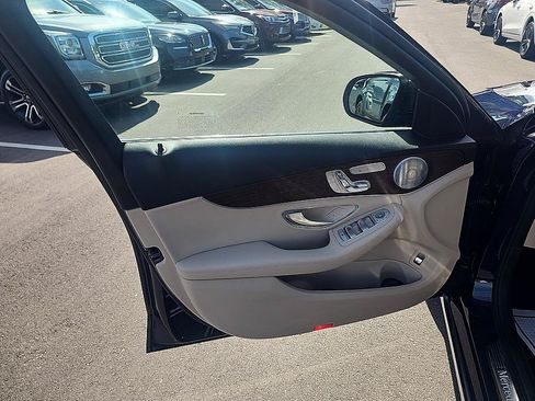Used 2020 Mercedes-Benz C 300 4MATIC Sedan image 11