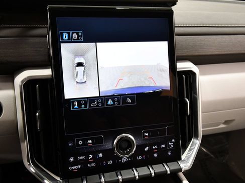 Used 2024 GMC Acadia Denali FWD image 25