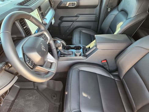 New 2025 Ford Bronco Badlands image 13