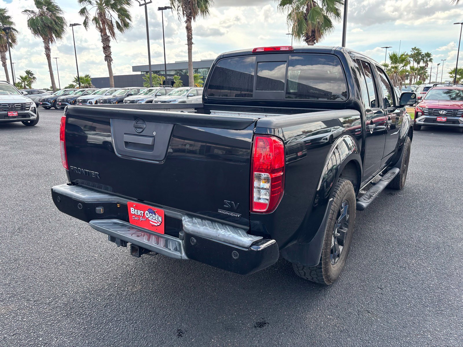 Used 2020 Nissan Frontier SV w/ Midnight Edition Floor Mats RWD image 6