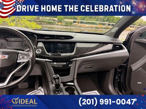 Used 2021 Cadillac XT6 Premium Luxury AWD/4WD image 13