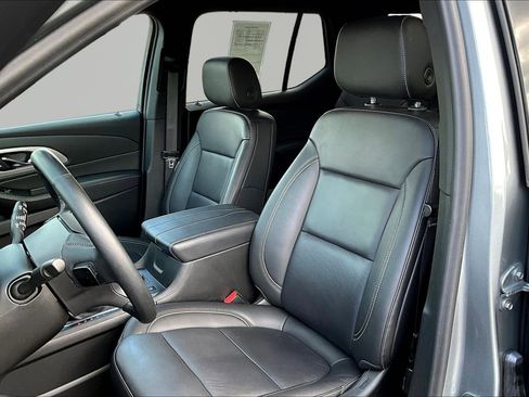 Used 2023 Chevrolet Traverse LT FWD image 21