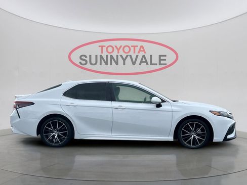 Used 2023 Toyota Camry SE image 9