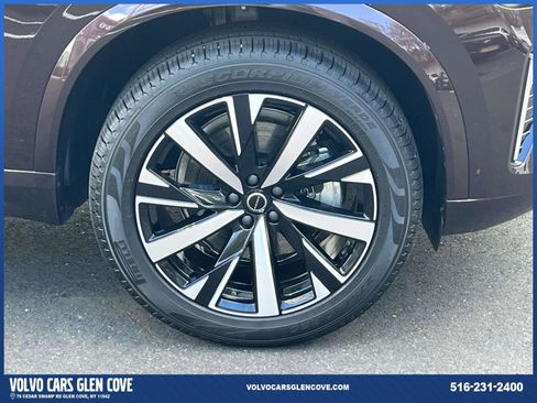 Certified 2025 Volvo XC90 B5 Core w/ Climate Package image 5