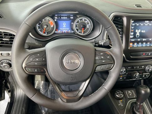 Used 2022 Jeep Cherokee Trailhawk w/ Sound & Nav Group AWD/4WD image 11