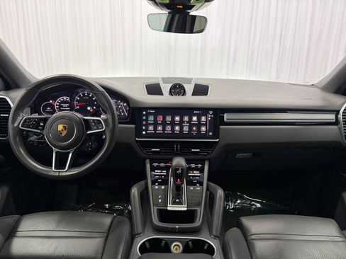 Used 2022 Porsche Cayenne Platinum Edition AWD/4WD image 9