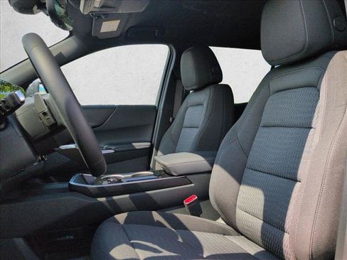 New 2026 Chevrolet Equinox LT w/ Safety and Technology Package FWD image 4