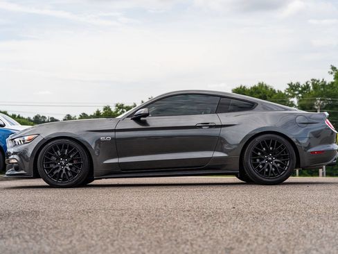 Used 2017 Ford Mustang GT w/ GT Performance Package RWD image 5
