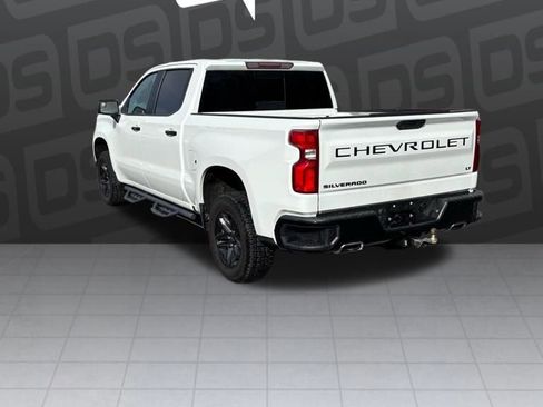 Used 2021 Chevrolet Silverado 1500 LT Trail Boss w/ Convenience Package II AWD/4WD image 2