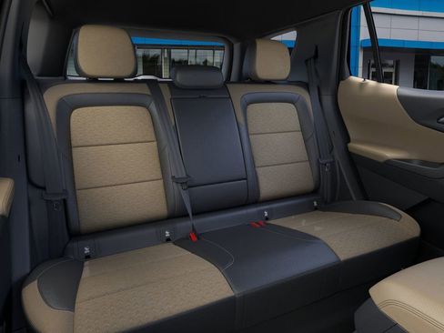 New 2026 Chevrolet Equinox ACTIV w/ Convenience Package III AWD/4WD image 17