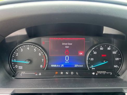 Used 2024 Ford Explorer XLT w/ Equipment Group 202A AWD/4WD image 23