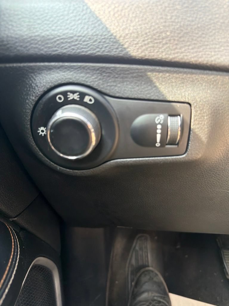 Used 2018 Jeep Compass Sport FWD image 11