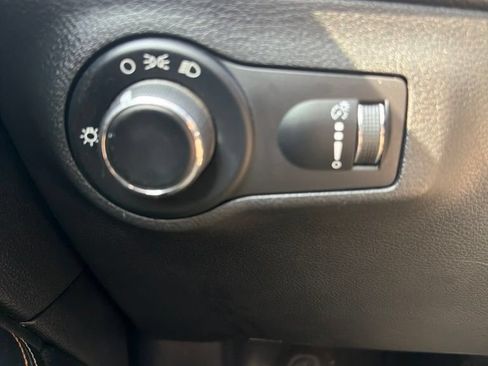 Used 2018 Jeep Compass Sport FWD image 11