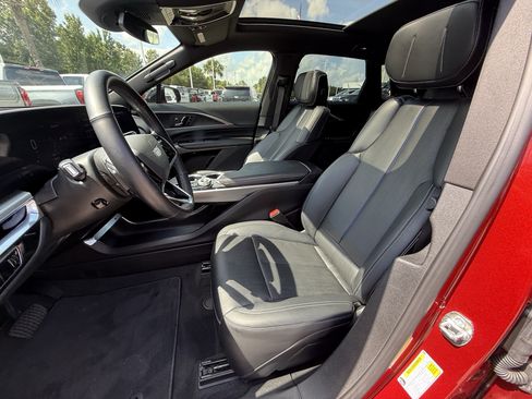 Used 2024 Cadillac Lyriq Sport RWD image 28