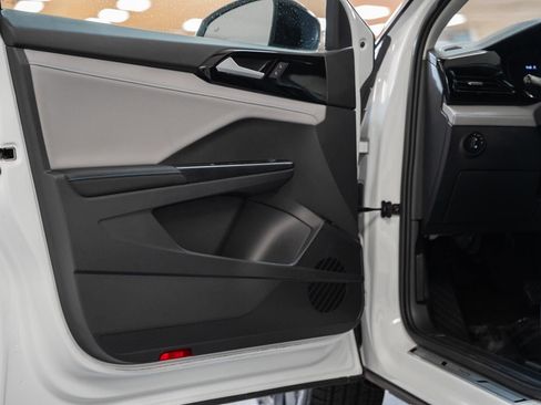 Used 2024 Volkswagen Taos SE AWD/4WD image 42