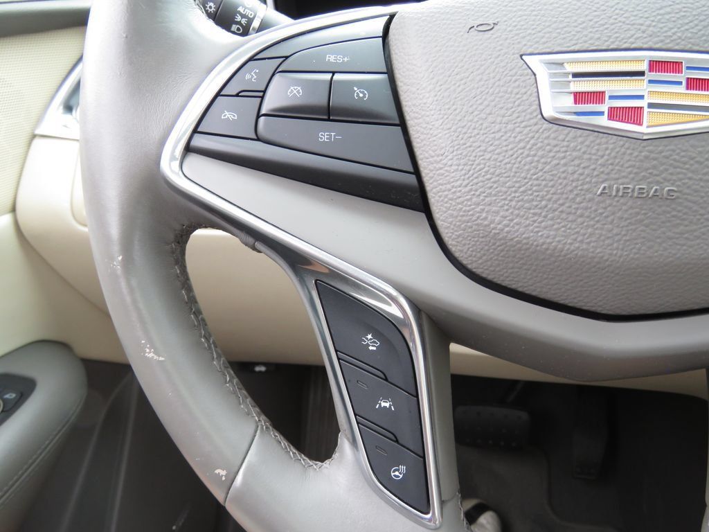 Used 2017 Cadillac XT5 Luxury w/ Driver Awareness Package AWD/4WD image 22