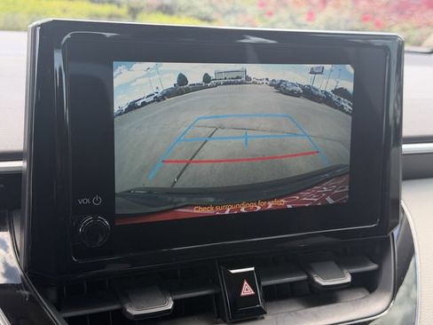 Used 2025 Toyota Corolla LE FWD image 16