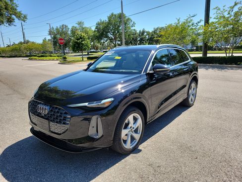 Certified 2025 Audi Q5 Premium w/ Premium Plus AWD/4WD image 8