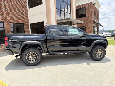 New 2026 Chevrolet Colorado ZR2 w/ Technology Package AWD/4WD image 4