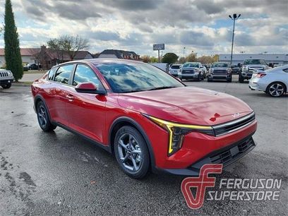 New 2025 Kia K4 LXS