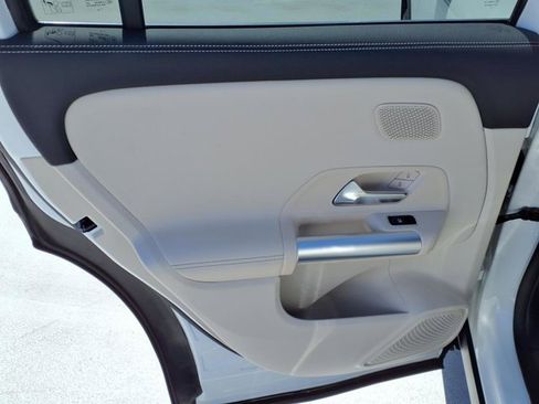 Used 2025 Mercedes-Benz GLA 250 4MATIC image 16