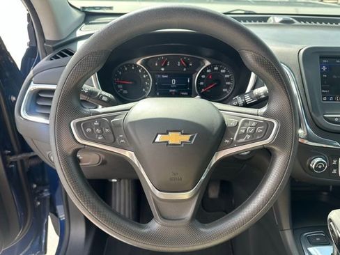 Used 2022 Chevrolet Equinox LT w/ LPO, Cargo Package AWD/4WD image 6