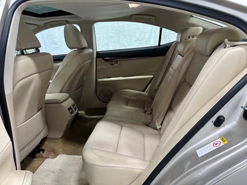 Used 2014 Lexus ES 350 w/ Luxury Package FWD image 46